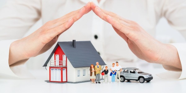Cómo proteger tu casa si te vas varios días en 2026 (guía completa de seguridad)