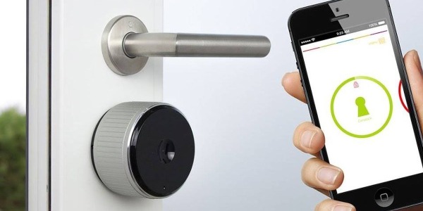 Controla tus accesos desde el móvil con cerraduras inteligentes